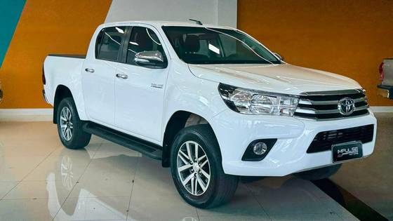 TOYOTA HILUX 2.8 SRV 4X4 CD 16V DIESEL 4P AUTOMÁTICO TOYOTA HILUX 2.8 SRV 4X4 CD 16V DIESEL 4P AUTOMÁTICO